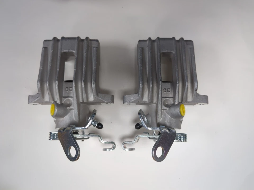 Par de pinzas de freno traseras para Audi A3 8P1 8PA 8P7 Seat Altea 5P1 VW Golf MK 5 MK6 Foto 2 de 4