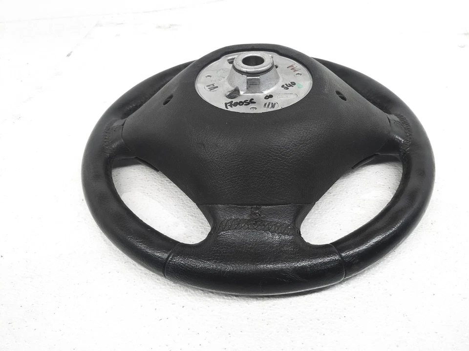 Volante BMW 540I 2000-2001 - cuero negro 32-34-2-229-103 *tiene rasguños Foto 3 de 4