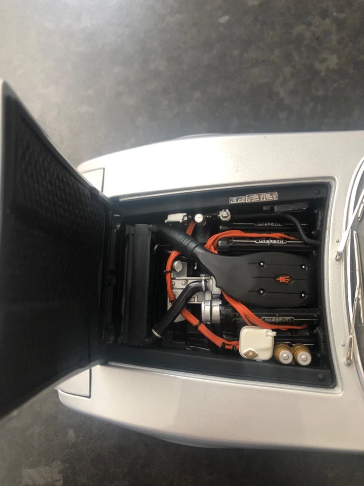 1:18 Minichamps Maserati Ghibli 1969 Foto 3 de 4