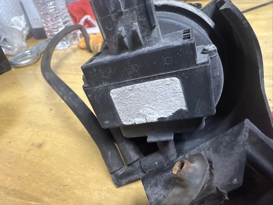 2006 Pacifica Cruise Control Servo With Cable  - Image 3 of 4