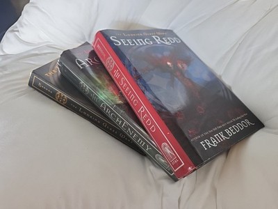 Looking Glass Wars Trilogy 1-3 set Frank Beddor Seeing Redd  Arch Enemy HB PBlot