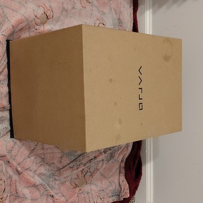 Varjo Aero PC VR BOX OPENED/STAINED BUT NEVER USED ALL CABLES/USERMANUALS/EARBUD