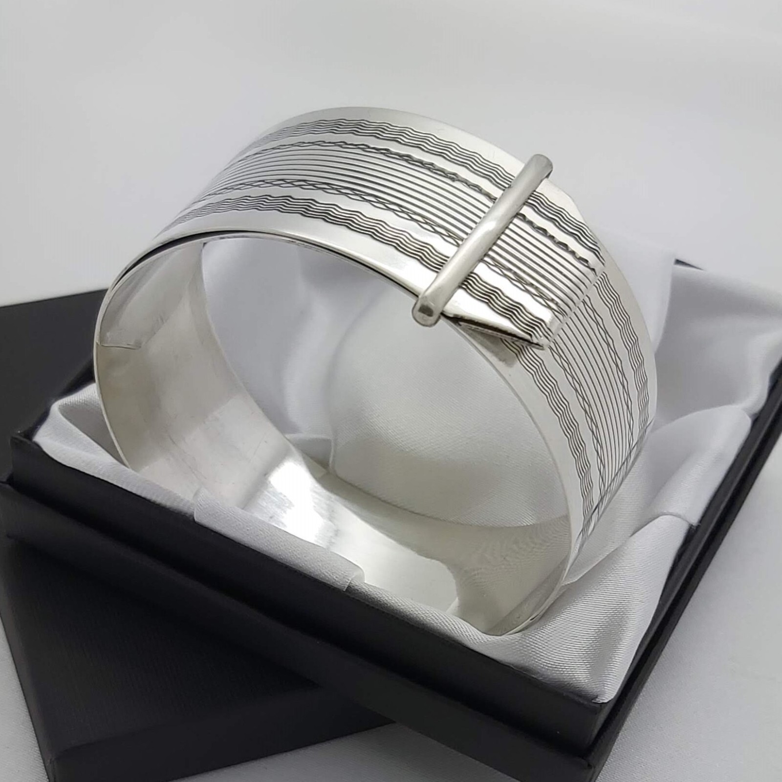 Art Deco Vintage Solid Sterling Silver Engine Tur… - image 1