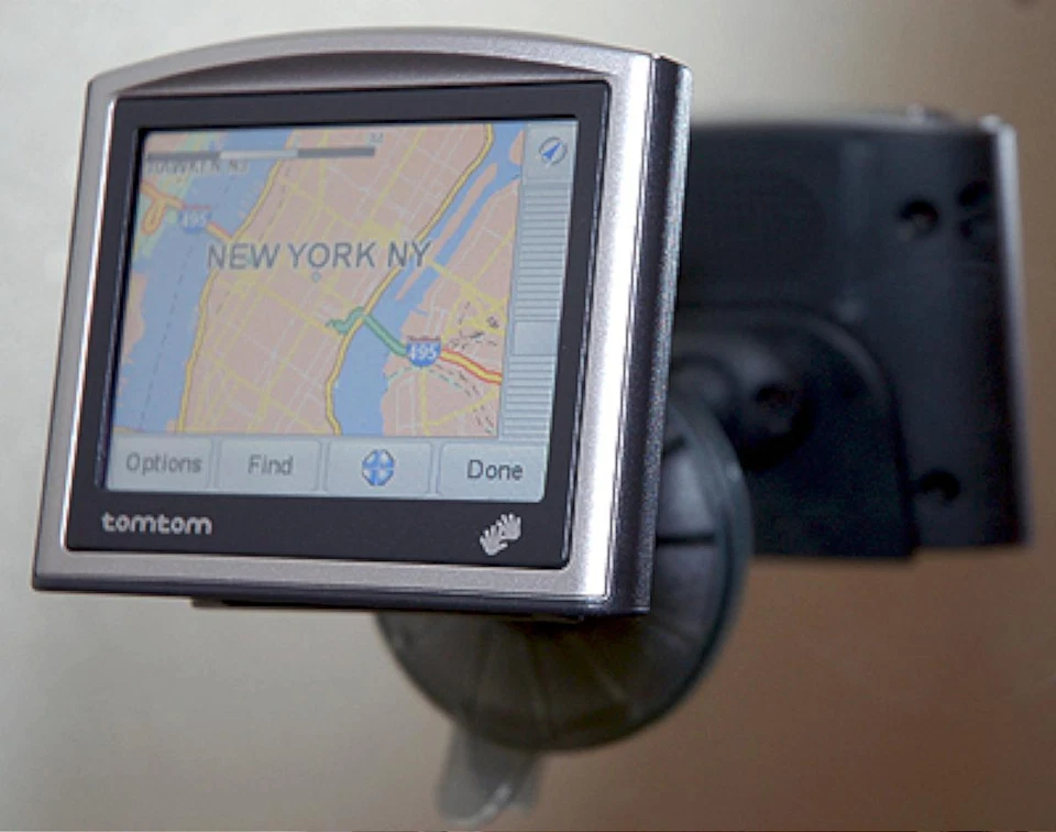 NEW TomTom ONE 2ND EDITION Portable Car GPS Set USA/Canada Maps tom v2 direction - Image 2 of 3