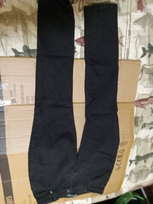 Old navy Women's jeans the flirt size 6 color black