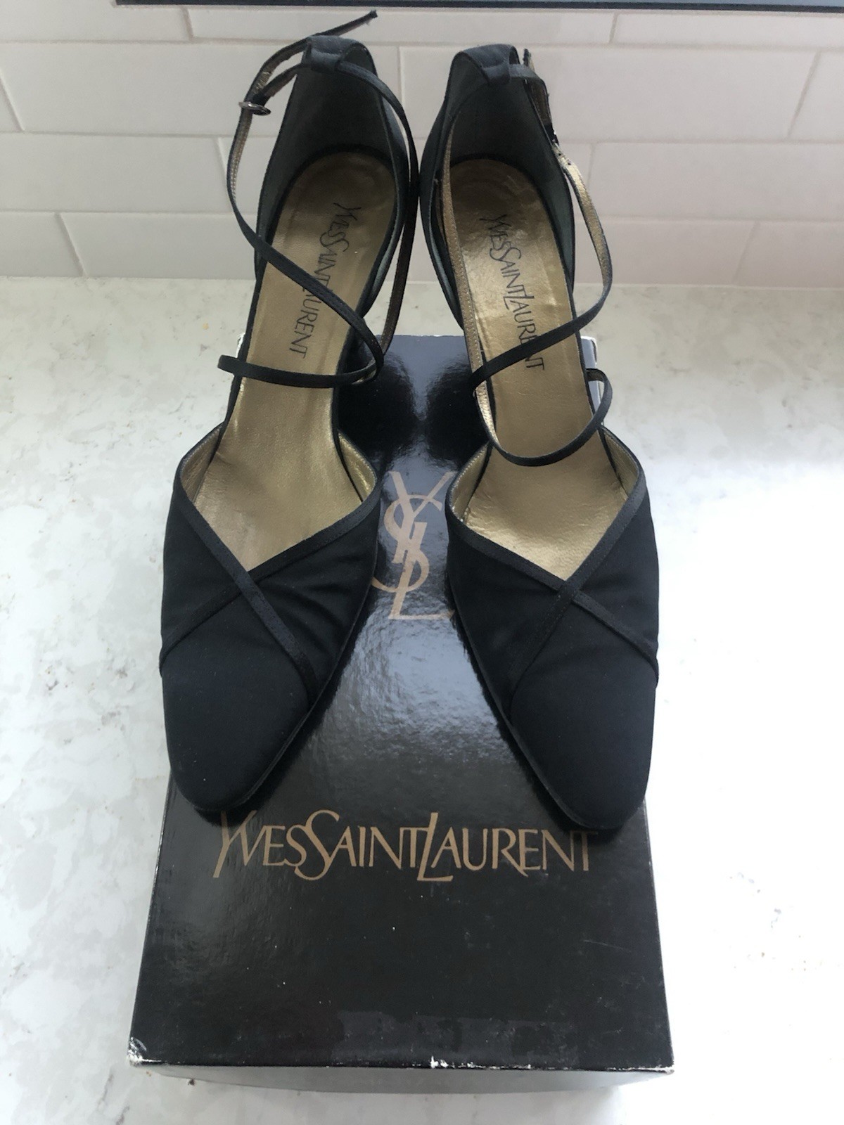 YVES SAINT LAURENT YSL CREPE DÉCOLLETÉ CINTURINO ALLA CAVIGLIA SCARPE CON TACCO (2") NERO 8 5 DONNA