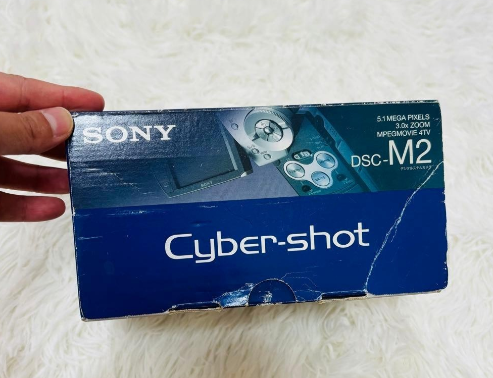 SONY Cyber-shot DSC-M2 White 5.1MP Compact Digital Camera F3.5～F4