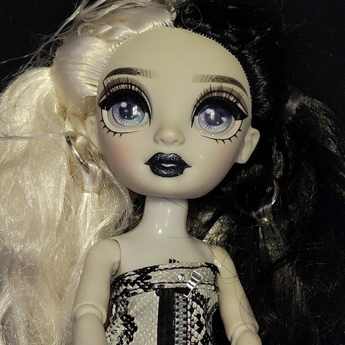 Muñeca alta sombra arco iris HEATHER GRAYSON pelo negro blanco con traje y zapatos - Imagen 2 de 4