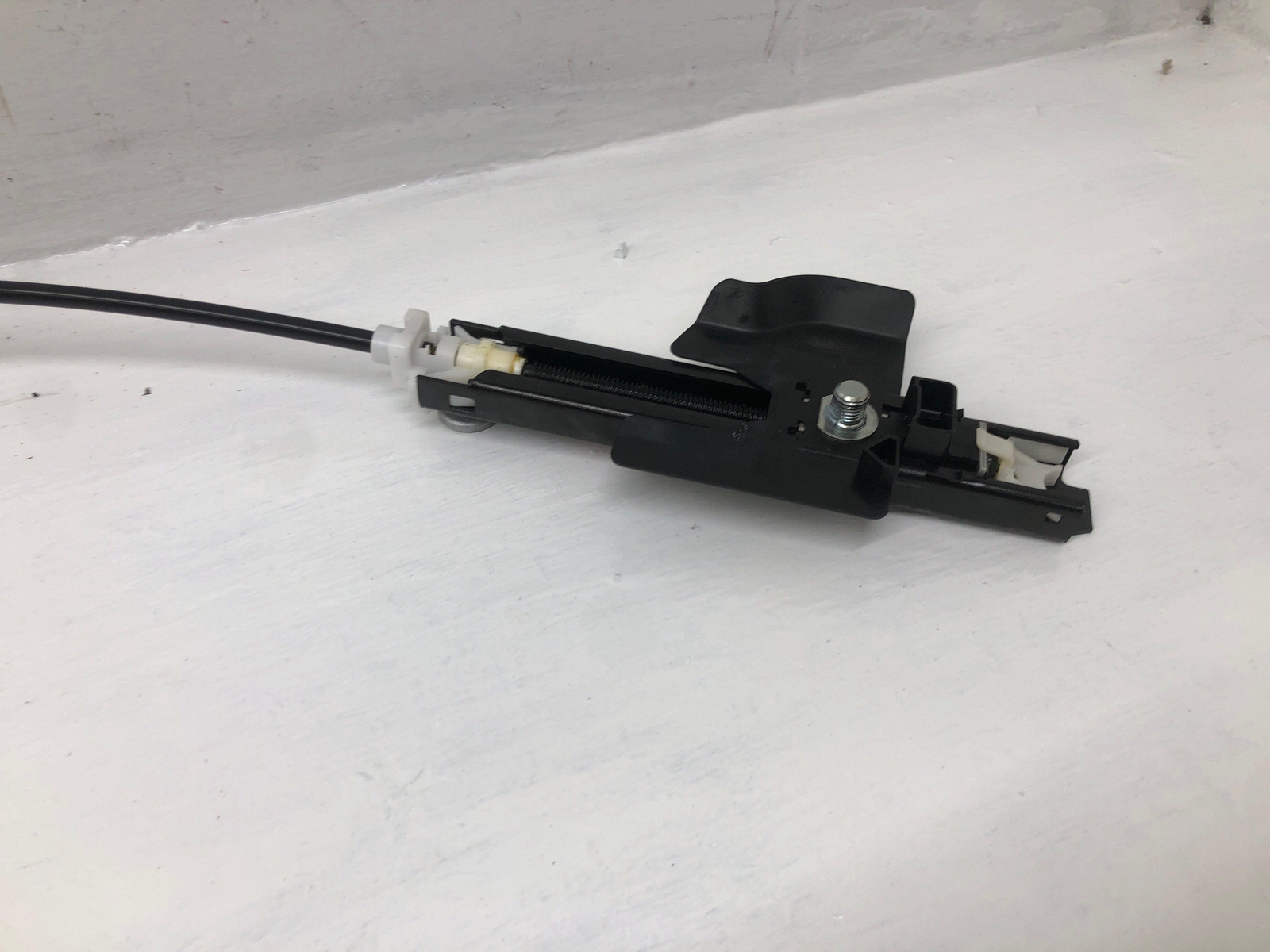 2006-2012 BENTLEY CONTINENTAL FRONT RH SEATBELT HEIGHT ADJUSTER MOTOR 560973354D