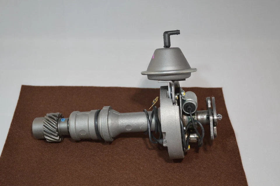 雷曼原装 1111975 分销商 442 hurst Oldsmobile 350 455 cutlass toranado — 第 3/4 张图片