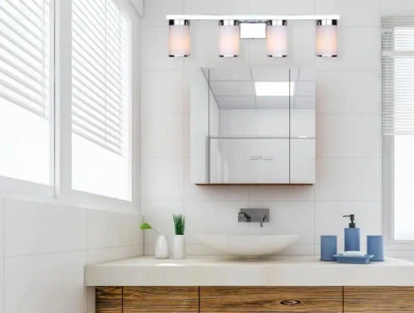 Luminária Canarm IVL429A04CH banheiro vaidade 4 luzes vidro opala plano Milo cromado nova - Imagem 3 de 4