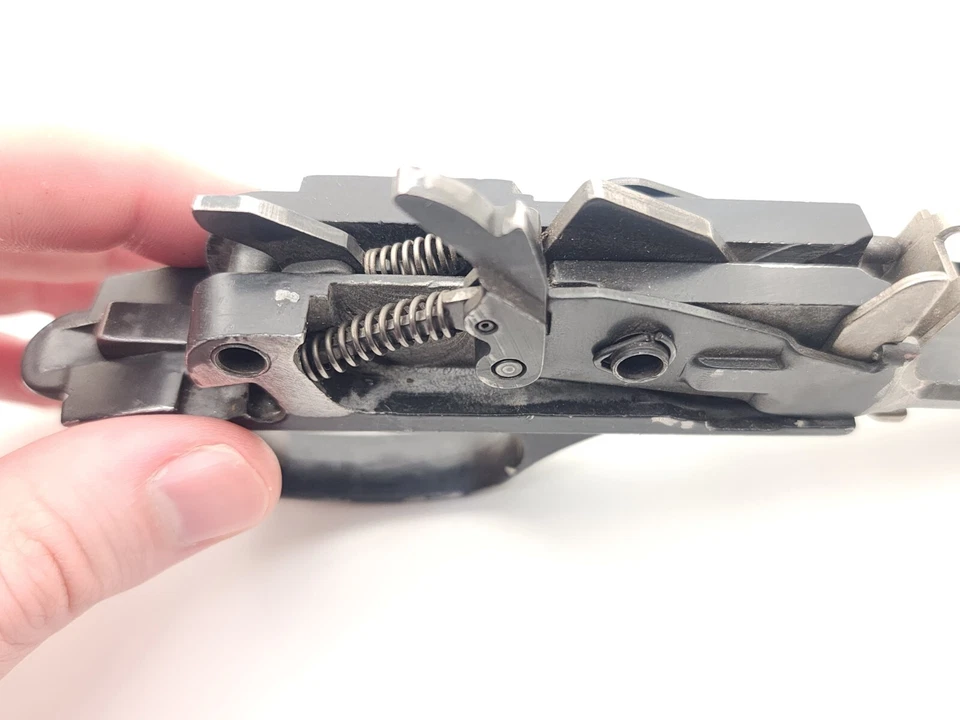 ¿Remington vintage? Protector de gatillo modelo desconocido con internos incompletos Foto 3 de 4