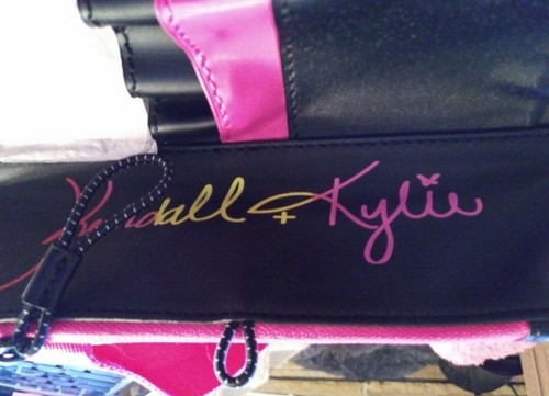 Kendall & Kylie Black/Pink Makeup Case Zipper Pouch for Money and many Brush Hol - Picture 5 of 6