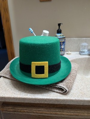 St. Patrick's Day Costume Felt derby Hat, Green. One Size Fits All