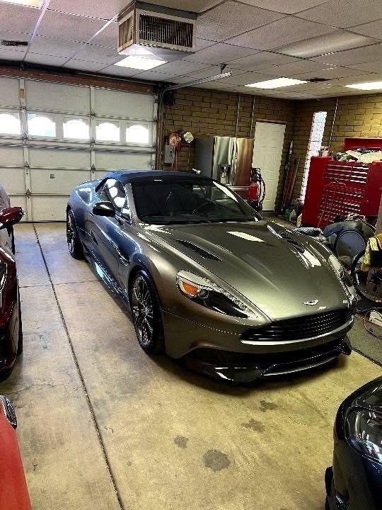 2015 Aston Martin Vanquish VOLANTE