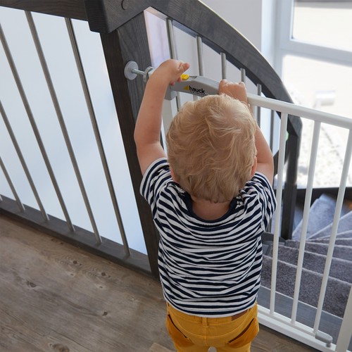 hauck Open N Stop Pressure Fit Safety Gate for Openings 29-31", White (Open Box) - 第 5/9 張圖片