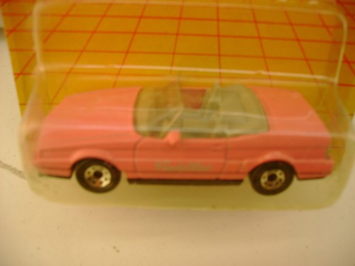 1992 MATCHBOX SUPERFAST MB 72 PINK CADILLAC ALLANTE NEW ON CARD - Picture 5 of 5