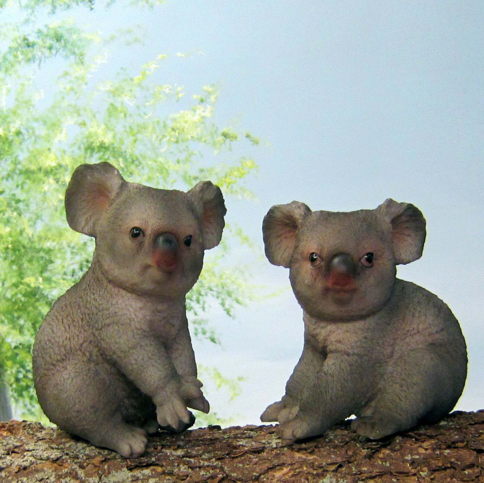 Süsse Koala Bären H: 12,5-15cm Figur Deko natürlich Baby Skulptur Koalabären