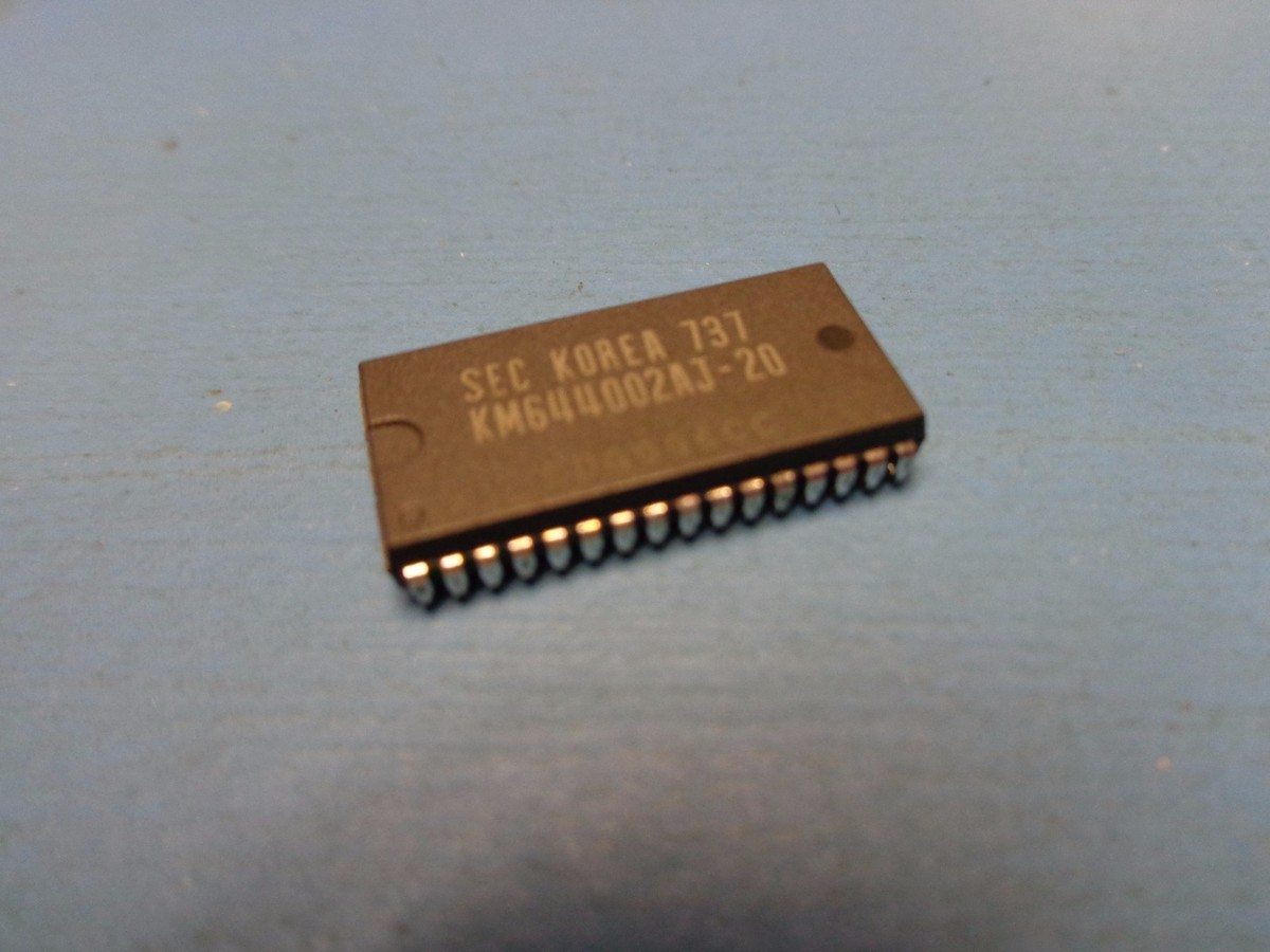 MZSZMメモリ　④ 1) KM644002AJ-20 4MEG 1Mx4 SRAM CMOS STATIC RAM OE 5V 20NS 400MIL