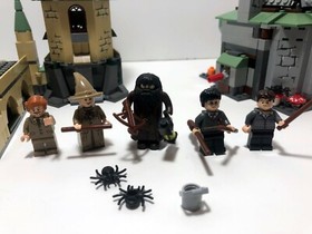 LEGO  Harry Potter: Hagrid's Hut (3rd edition) 4738 + Hogwarts 4867