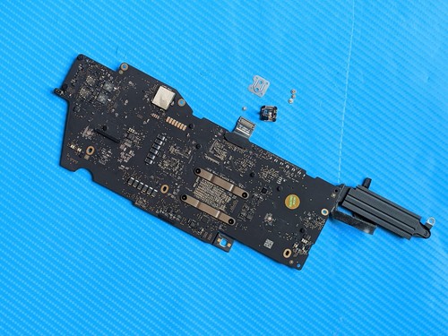 MacBook Pro 13" A2338 2020 M1 3.2GHz 8/256GB 8CPU 8GPU Logic Board 820-02020-A - Picture 2 of 4