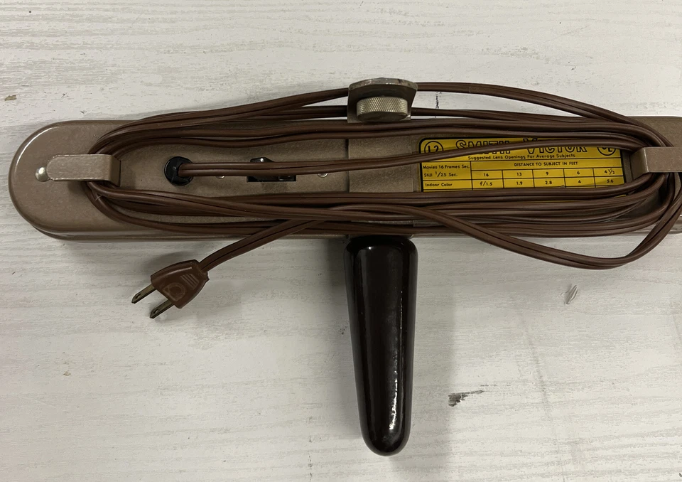 Vintage Smith Victor 2 Socket Light Bar Working - Bulbs are not included. (L) - Image 2 of 3