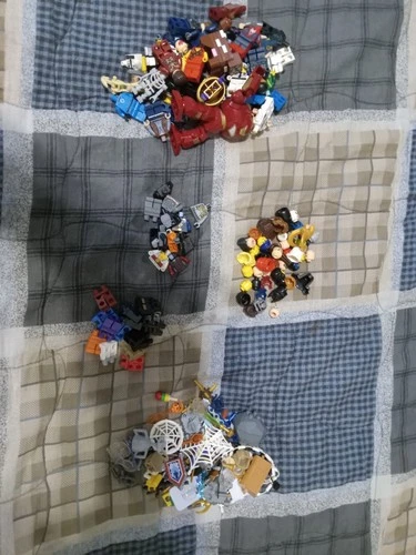 Lot Of Lego Minifigures And Accessories  Marvel  DC Starwars