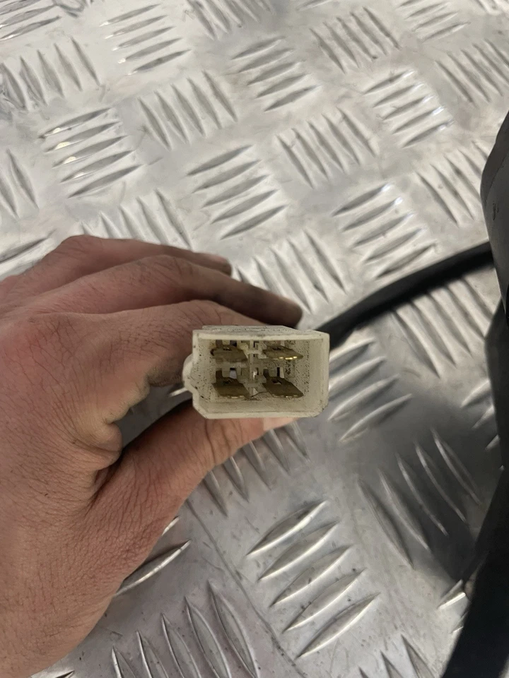 TRIUMPH DAYTONA TROPHY 900 FARO FARO LUZ LÁMPARA CONJUNTO Y SOPORTE OEM Foto 4 de 4