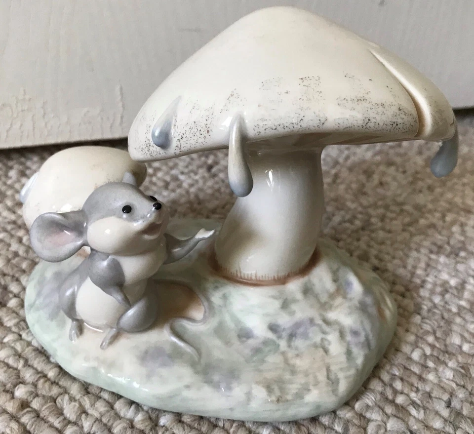 Фигурка гриба Lenox Walt Disney Showcase Collection Bambi's Dew Drop Mouse - Изображение 4 из 4