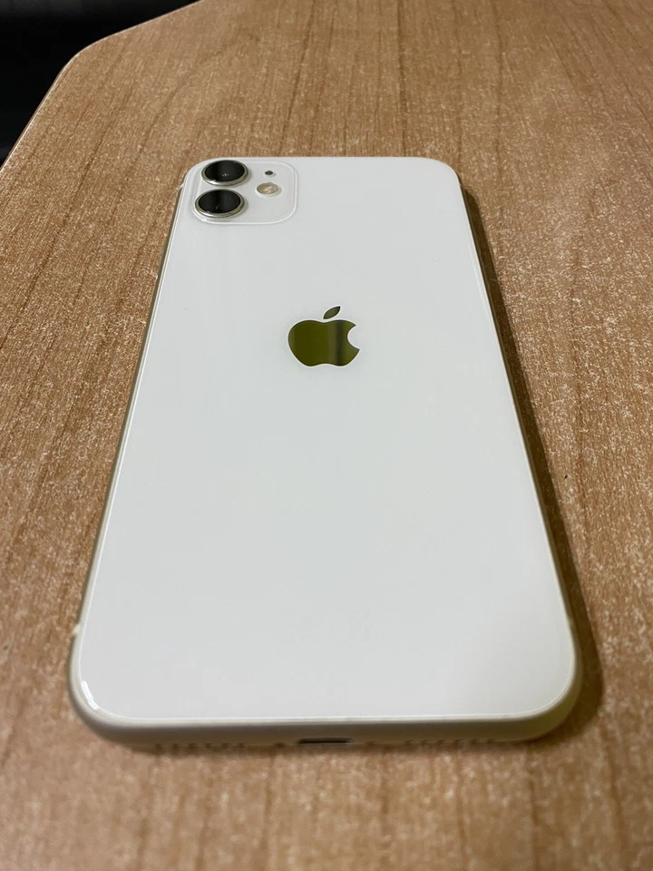 Apple iPhone 11 - 128GB - Bianco (Senza operatore) A2221 (CDMA + GSM) - Immagine 4 di 4
