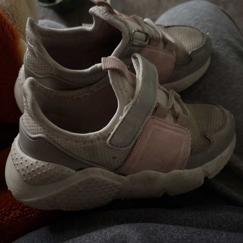 Size 10 Girls Slip OnSneakers