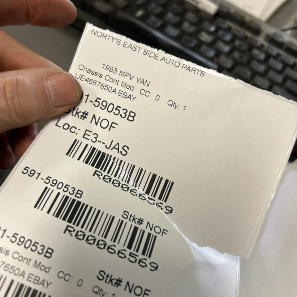 1990–93 Mazda MPV/B 2200 ABS module number UE46676508 - Image 2 of 2