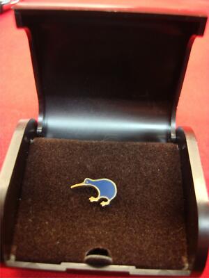 KIWI SHOE POLISH CO. STERLING SILVER W/GOLD VERMEIL SERVICE AWARD - COLLAR STUD