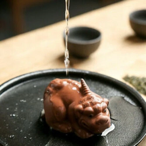 Creativo Tea Pet Yixing Zisha Mascota Rica Arcilla Púrpura Mesa Decoración Pequeña Foto 3 de 4