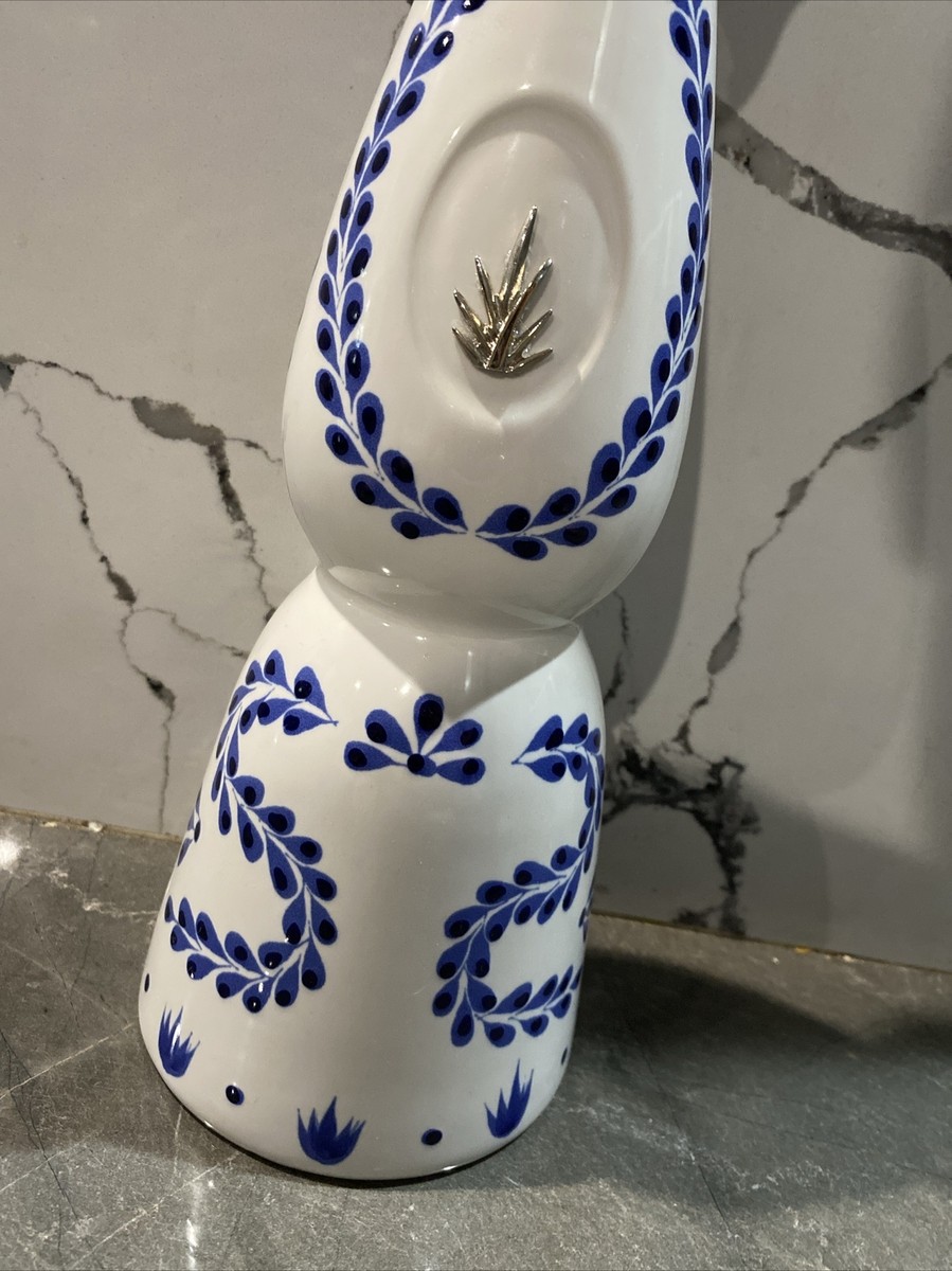 Clase Azul Reposado Tequila Ceramic Bottle / Hand Painted / 750 ml