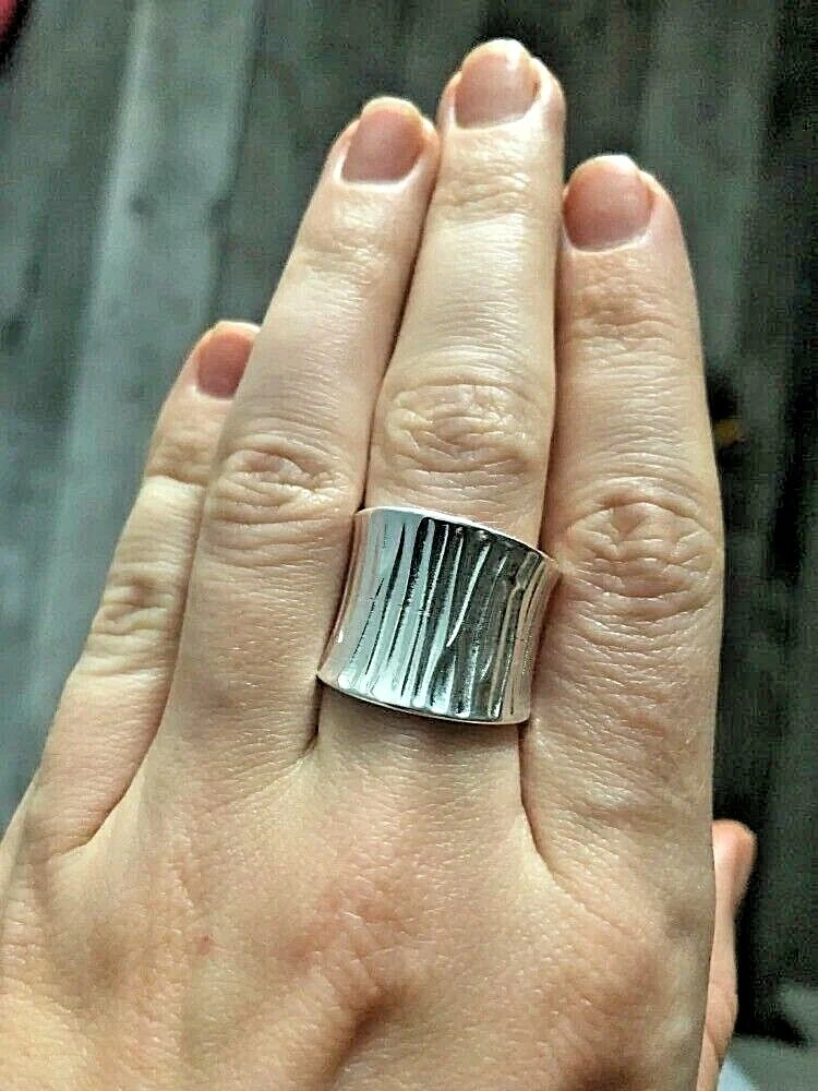 Gorgeous Vintage HQ Line S925 Sterling Silver Plt Large Ring