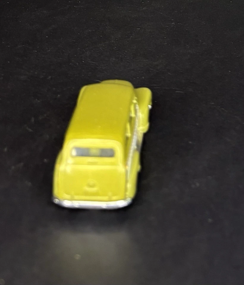 1950 50 CHEVY CHEVROLET SUBURBAN CAMP ARROW FLINT 1:64 SCALE DIECAST MODEL CAR - Image 4 of 4