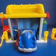 Fisher Price Little People Gas N' Go Car Wash, Bonus Batman Car Gas Pump