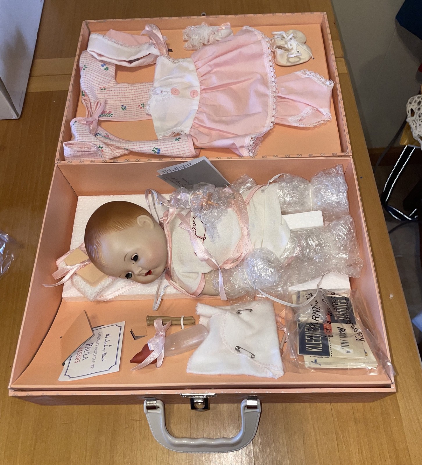 1999 Danbury Mint  Tiny Tears Porcelain Doll in Layette Trunk Special Edition