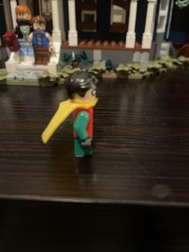 LEGO DC Robin Minifigure Short Hair Cape Super Heroes Batman I 7885 bat025