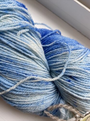 Backyard Fibers 3 Ply Fingering Yarn 100% Merino Wool Blue 3.5 Oz 400 Yards - Picture 3 of 8