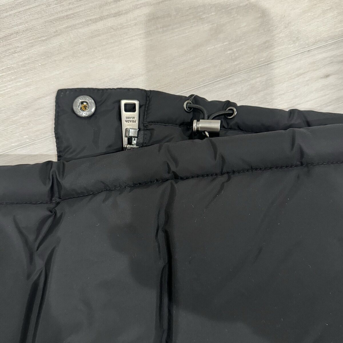 Mens PRADA Down Jacket Black Zipper Pockets Hood Size 54/XL Mens PRADA Down Jacket Black Zipper Pockets Hood Size 54/XL