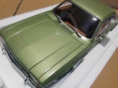 MINICHAMPS 1/18 FORD CAPRI 1700 GT 1969 LIGHT GREEN METALLIC 180