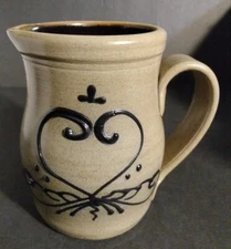 VINTAGE MAPLE CITY SALT GLAZED POTTERY HEART DESIGN PITCHER /JUG MONMOUTH IL USA