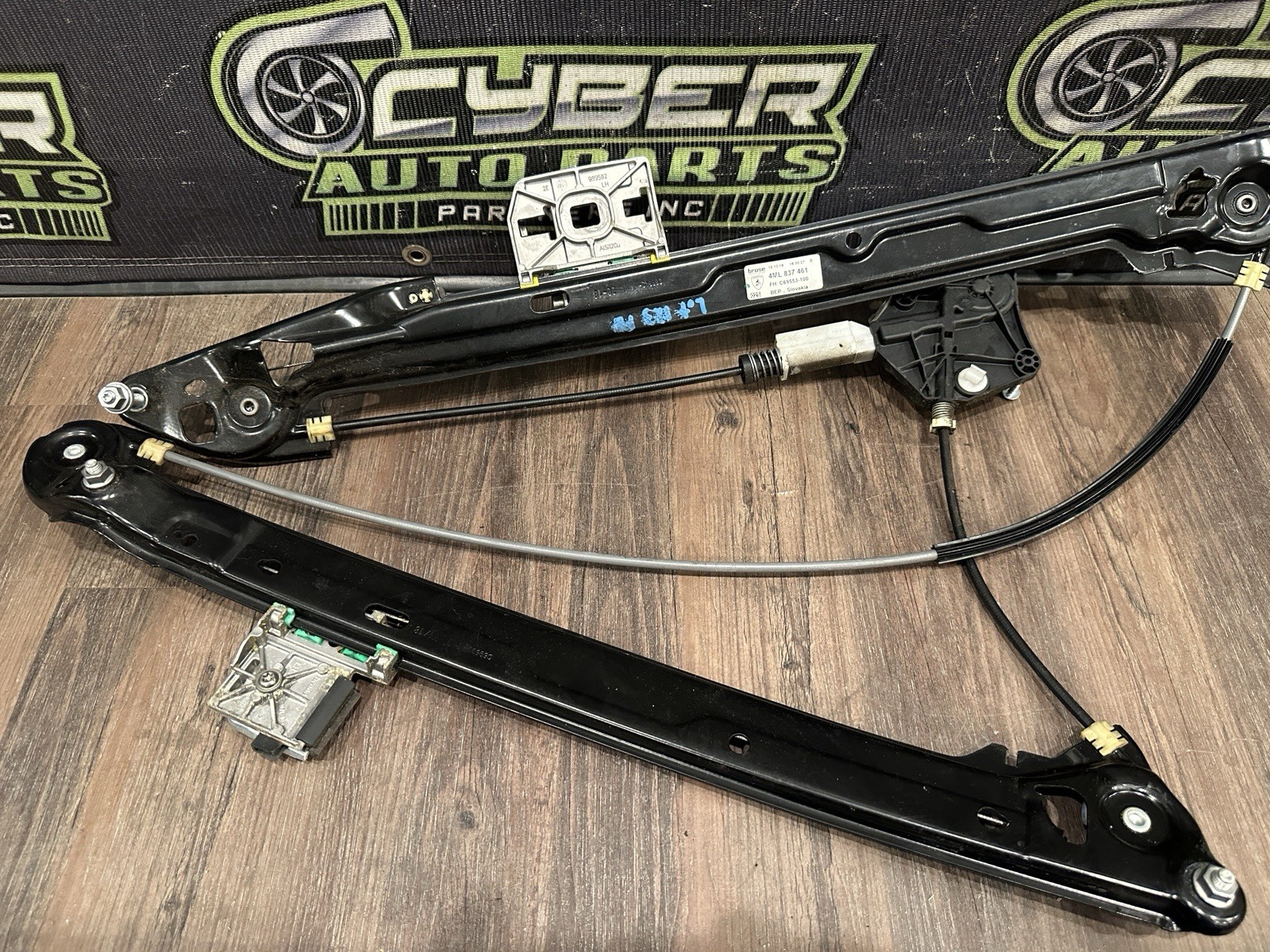 Lamborghini Urus 2018-2024 REAR+RIGHT Window regulator