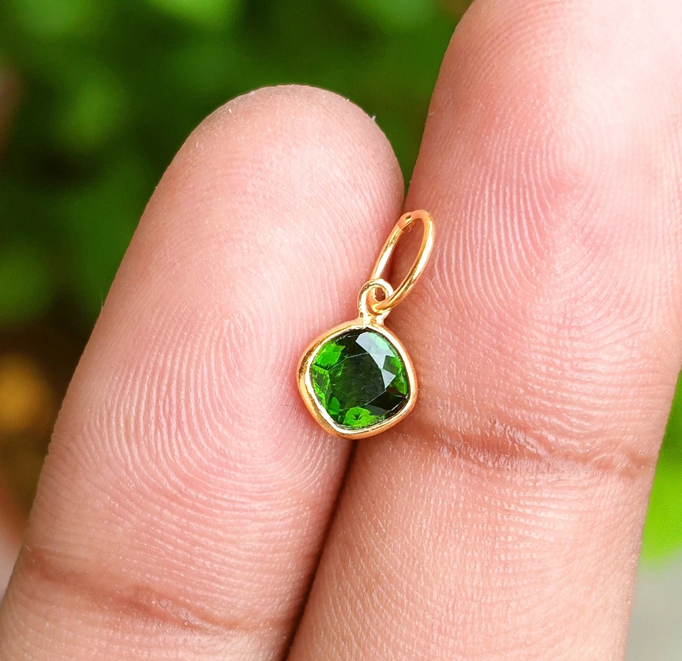 18k Solid Gold Charm, Natural Tsavorite Gemstone Charm Handmade Necklace Pendant - Image 2 of 4