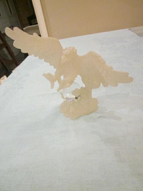 Figurine-EAGLE ON A CLEAR MOVABLE BALL- Frosted Lucite NIB - Image 4 of 4