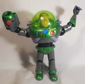 buzz lightyear gris