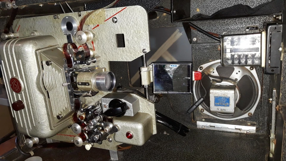 Proiettore 16 mm TSI - Immagine 2 di 4