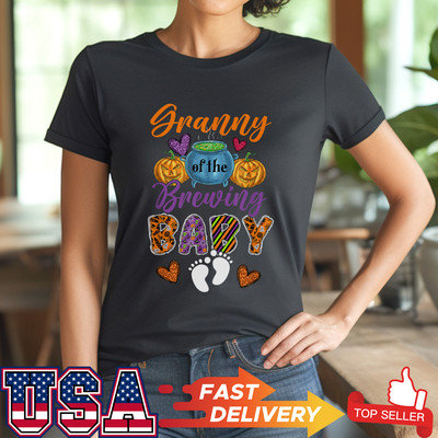 Granny Of The Brewing Halloween Baby Expecting New Baby  Black T-Shirt